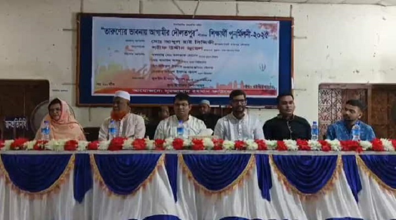 আগামী দিনের স্বপ্ন: তরুণদের সঙ্গে মাদক ও সন্ত্রাসমুক্ত দৌলতপুর গড়ার ঘোষণা জুয়েলের